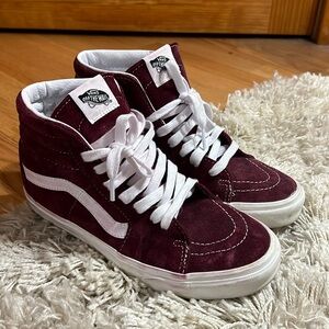 Women’s vans Sk8-Hi maroon sneakers